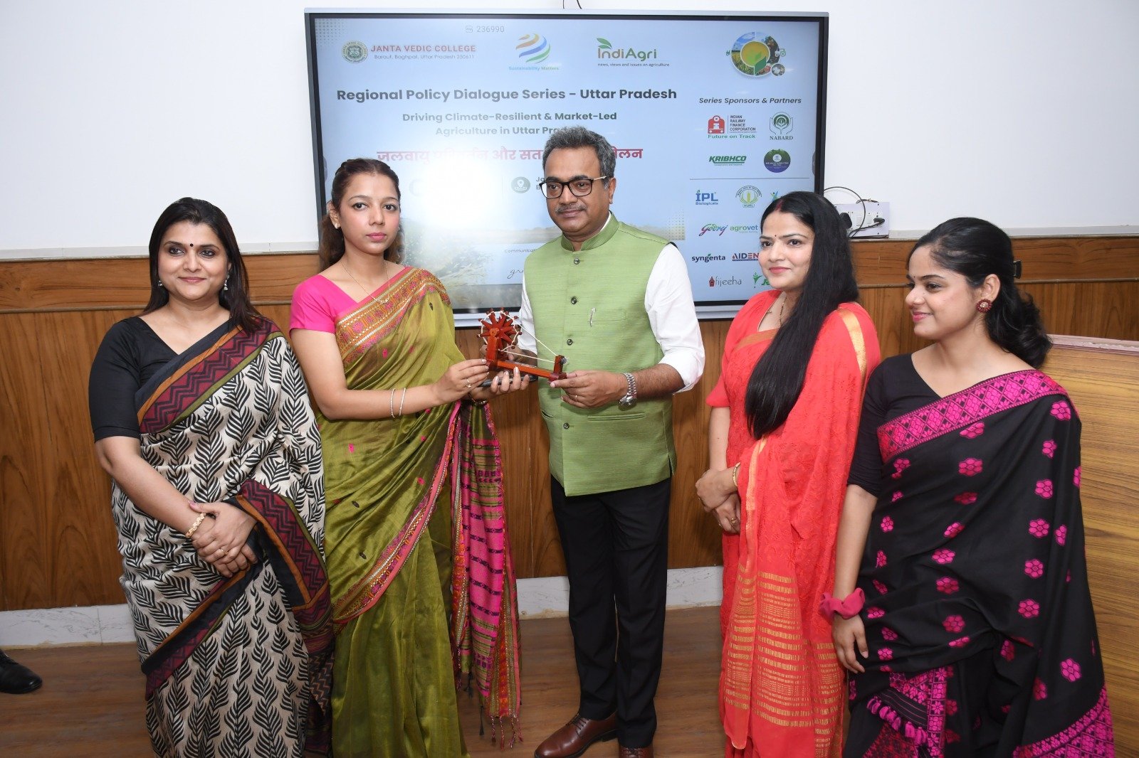 Baghpat pushes chia cultivation in shift towards climate-resilient farming, DM applauds farmers