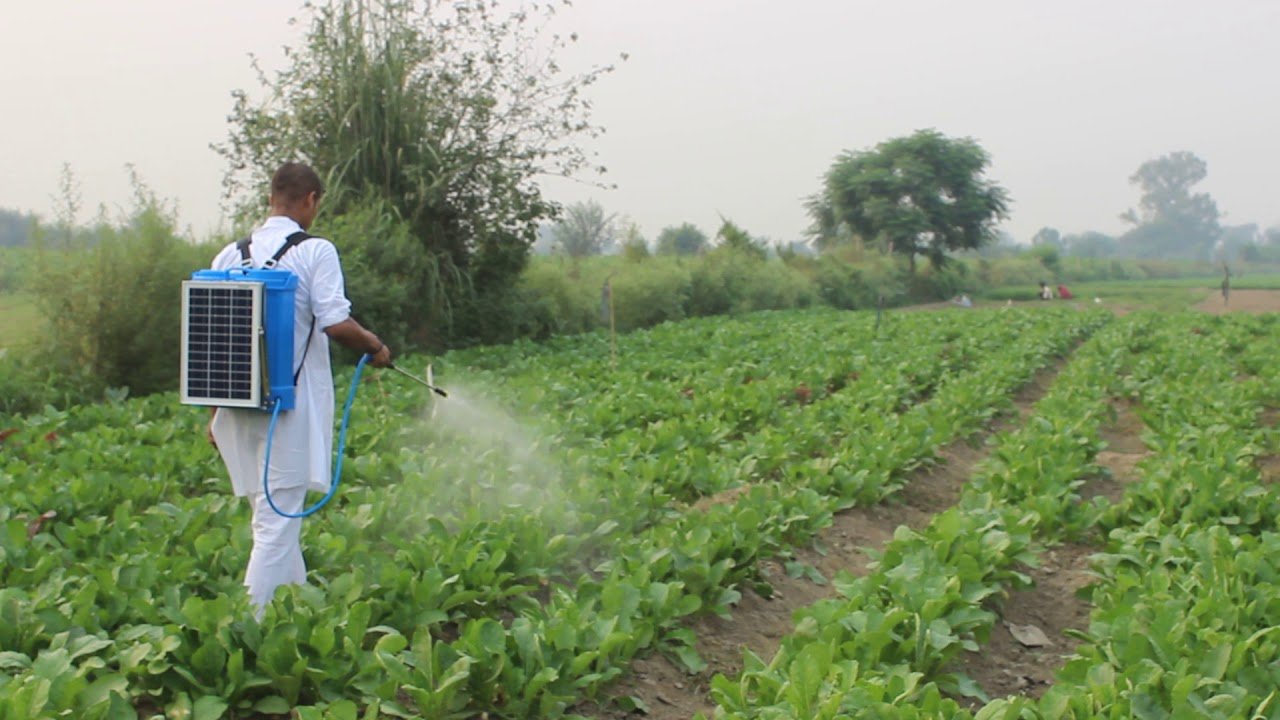 csir-cmeri-develops-two-solar-poweredsprayers-for-marginal-farmers